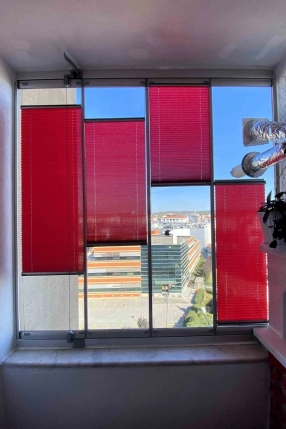 Mercury Pleated Curtain Red