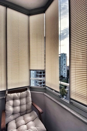 Mottled Cream Pleated Curtain