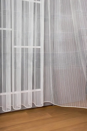 Scalloped Chain Tulle Curtain